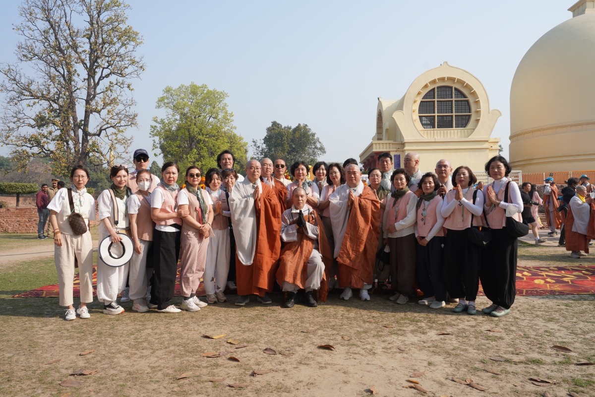 [인도순례] 20230309_열반당 법회 (52)